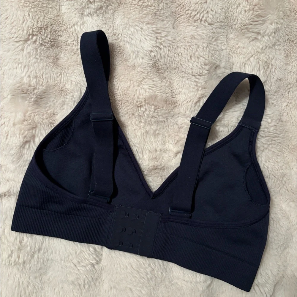 ALO Yoga Navy Sports Bra - Picture 2 of 2